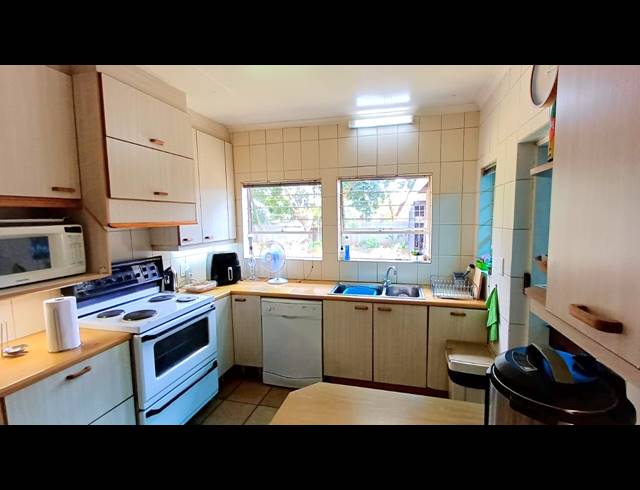4 BEDROOM FREEHOLD FOR SALE IN LYTTELTON MANOR